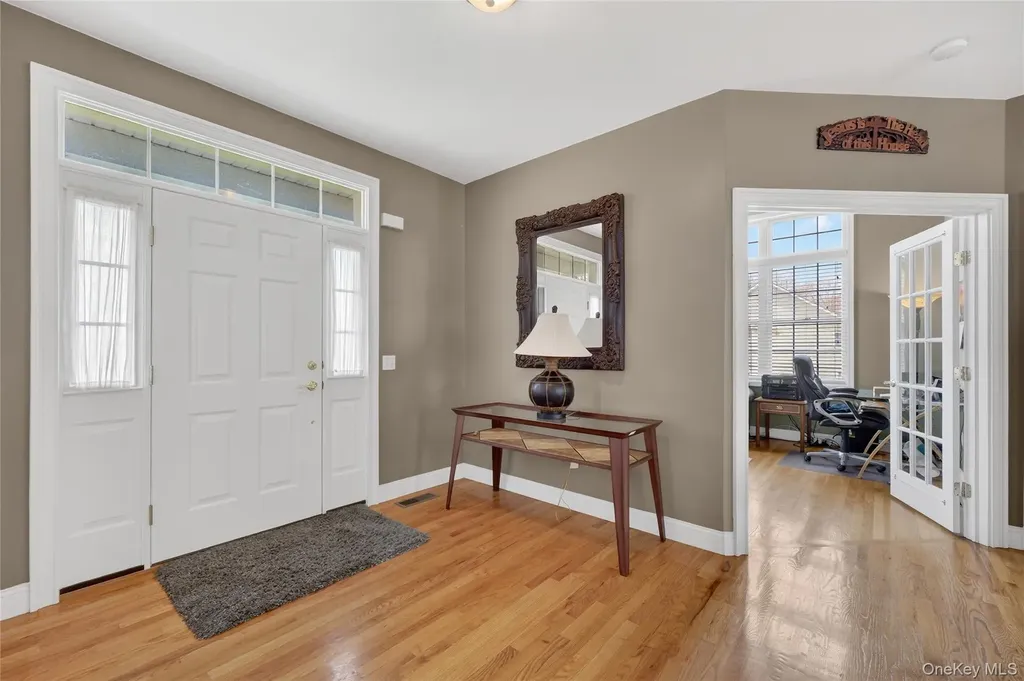 30 Meadowood Lane Wappingers Falls NY 12590