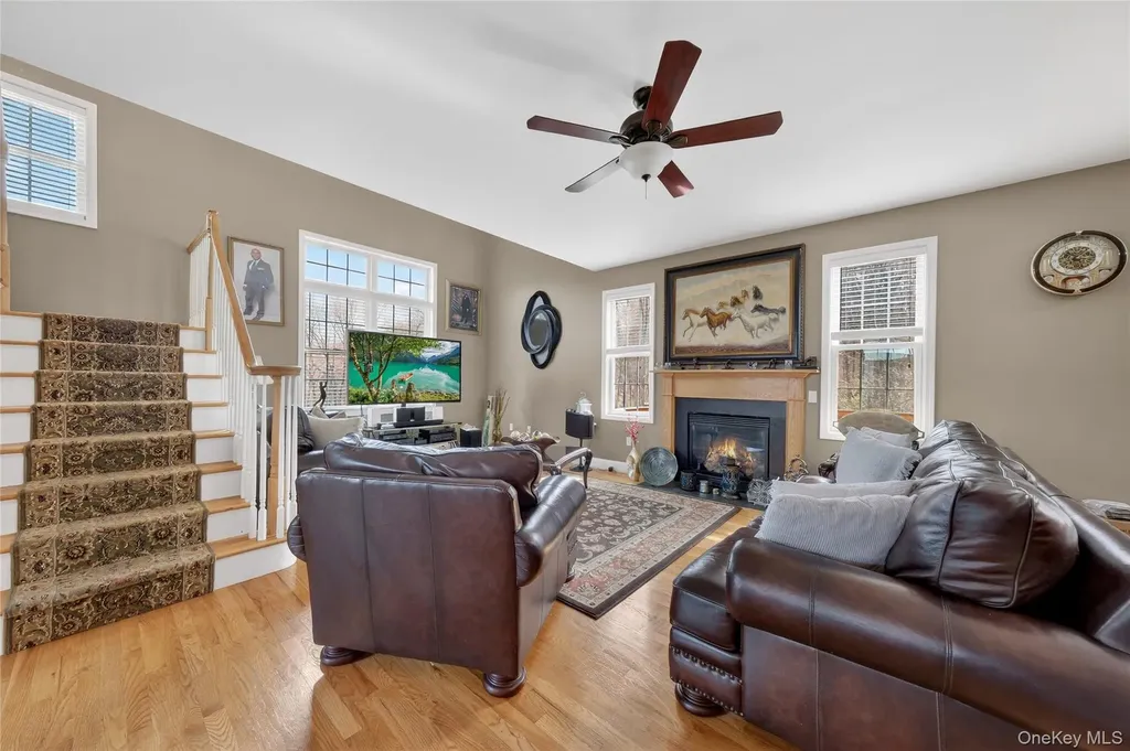 30 Meadowood Lane Wappingers Falls NY 12590