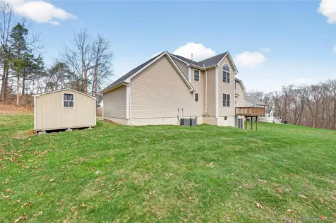30 Meadowood Lane Wappingers Falls NY 12590