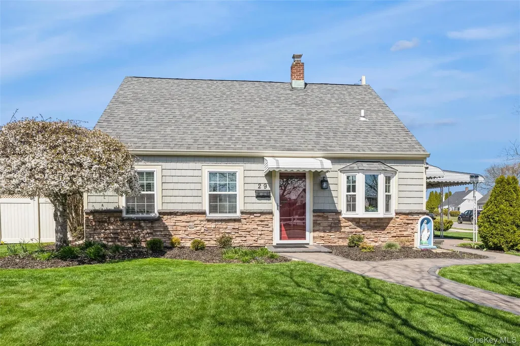 29 Spool Lane Levittown NY 11756