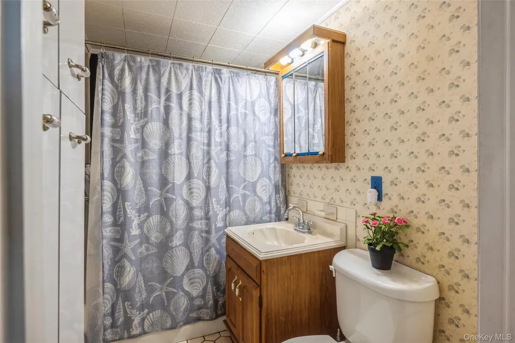 29 Spool Lane Levittown NY 11756