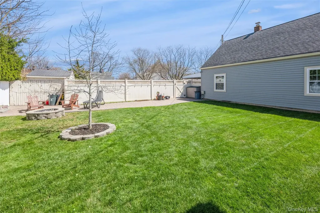 29 Spool Lane Levittown NY 11756