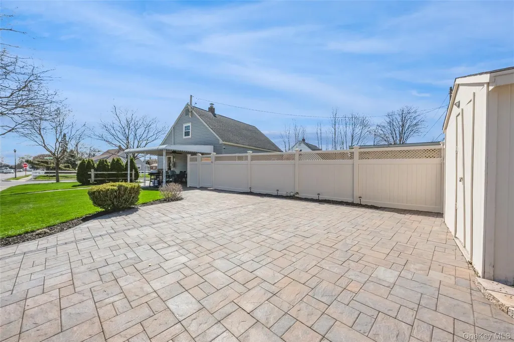 29 Spool Lane Levittown NY 11756