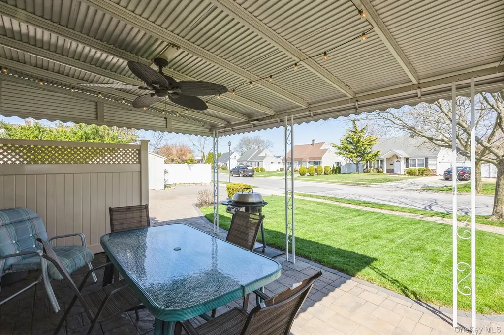 29 Spool Lane Levittown NY 11756