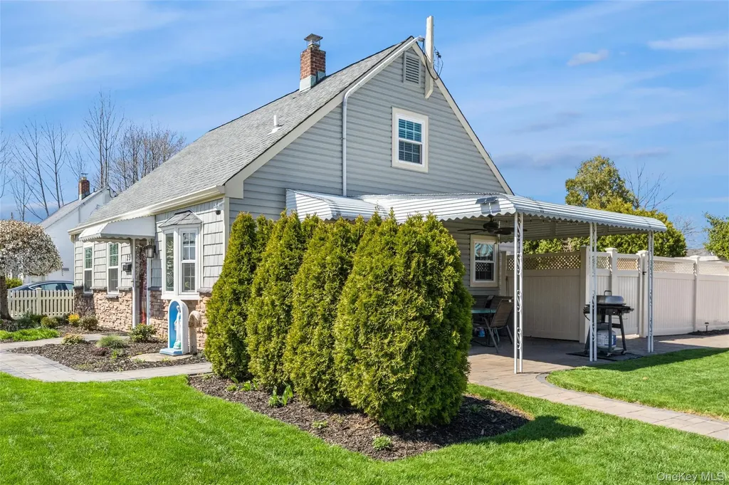 29 Spool Lane Levittown NY 11756