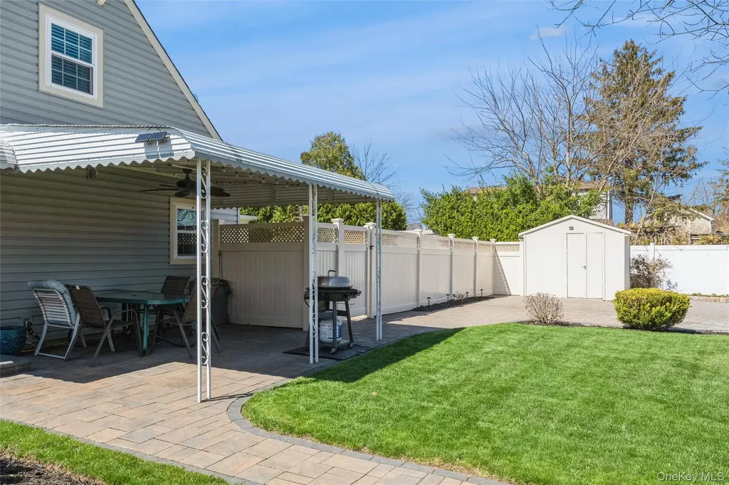 29 Spool Lane Levittown NY 11756