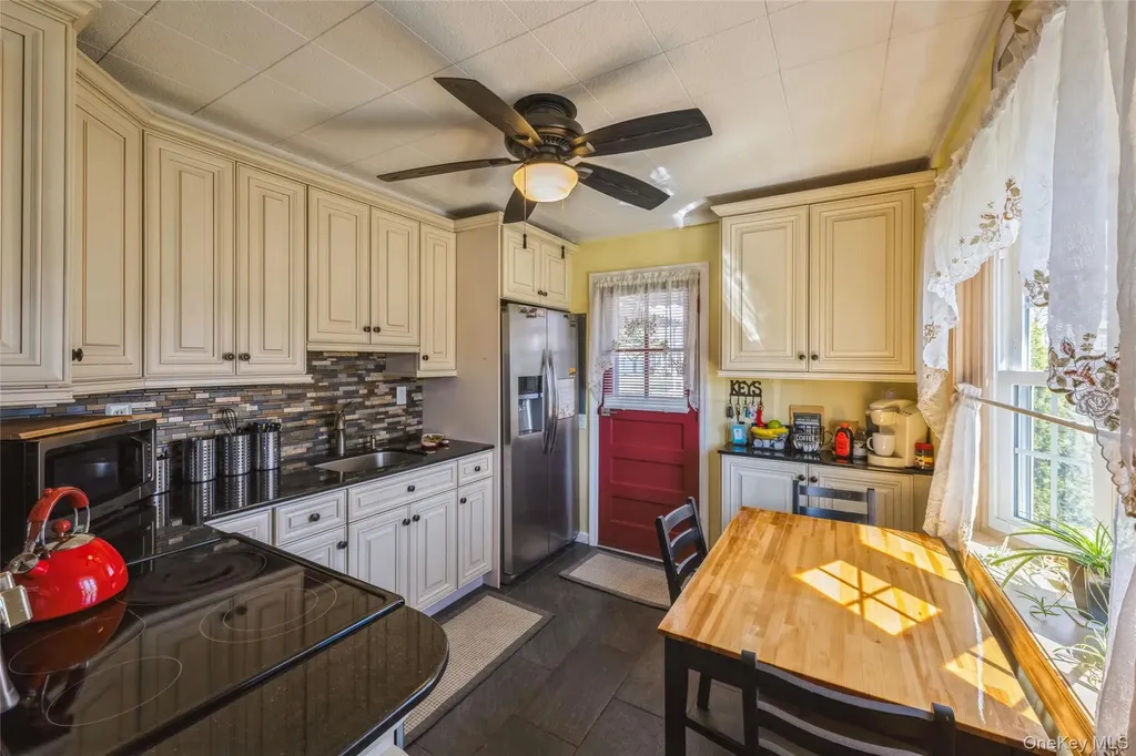 29 Spool Lane Levittown NY 11756