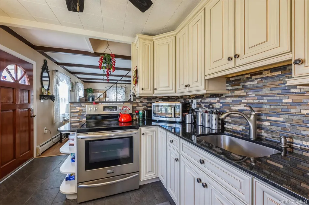 29 Spool Lane Levittown NY 11756