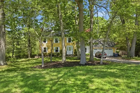 23 Abbey Lane Setauket NY 11733