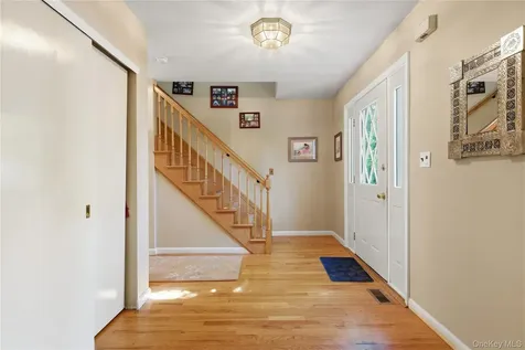 23 Abbey Lane Setauket NY 11733