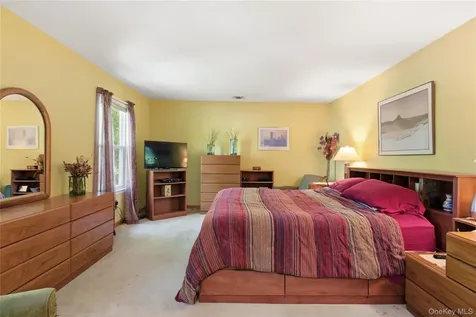 23 Abbey Lane Setauket NY 11733