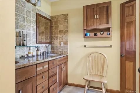 23 Abbey Lane Setauket NY 11733