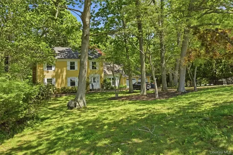 23 Abbey Lane Setauket NY 11733