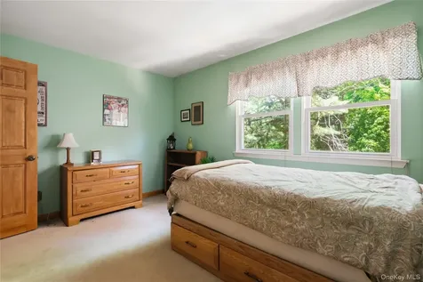 23 Abbey Lane Setauket NY 11733