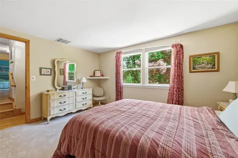 23 Abbey Lane Setauket NY 11733