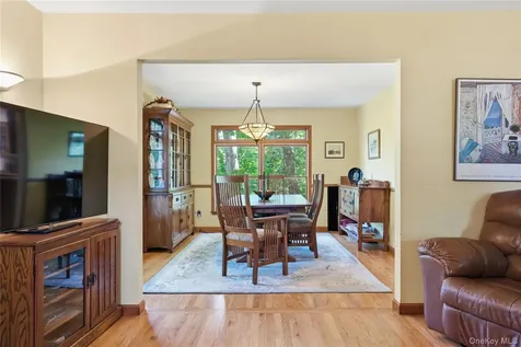 23 Abbey Lane Setauket NY 11733