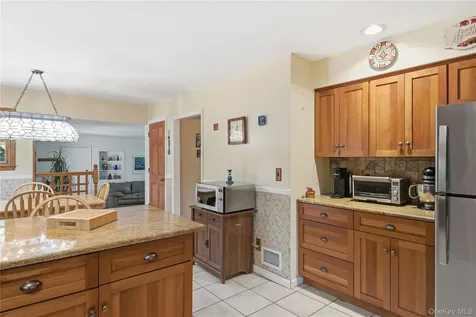 23 Abbey Lane Setauket NY 11733