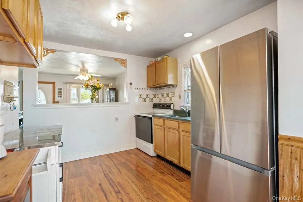 80 Cherubina Lane North Babylon NY 11703