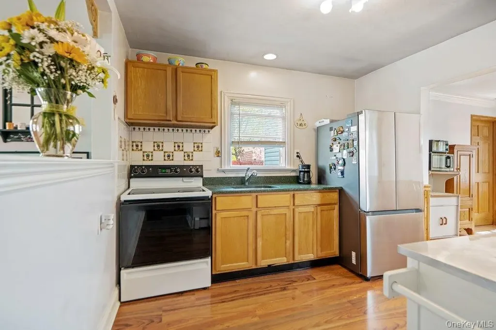 80 Cherubina Lane North Babylon NY 11703