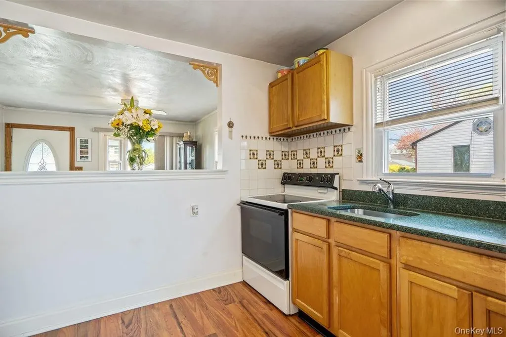 80 Cherubina Lane North Babylon NY 11703