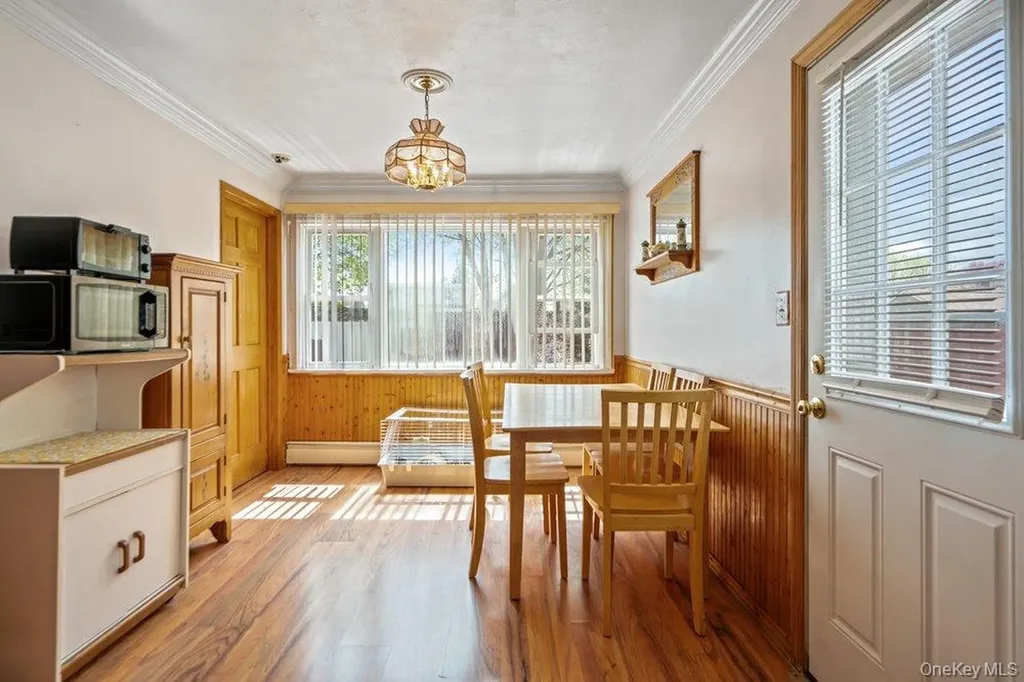 80 Cherubina Lane North Babylon NY 11703