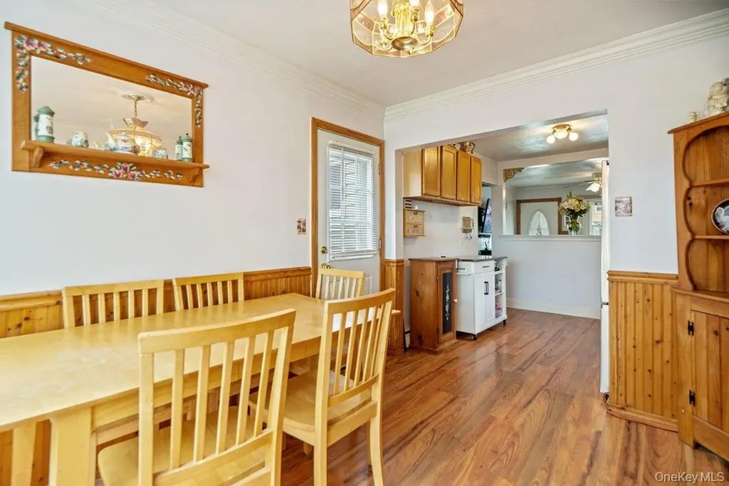80 Cherubina Lane North Babylon NY 11703