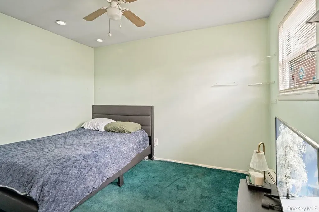 80 Cherubina Lane North Babylon NY 11703