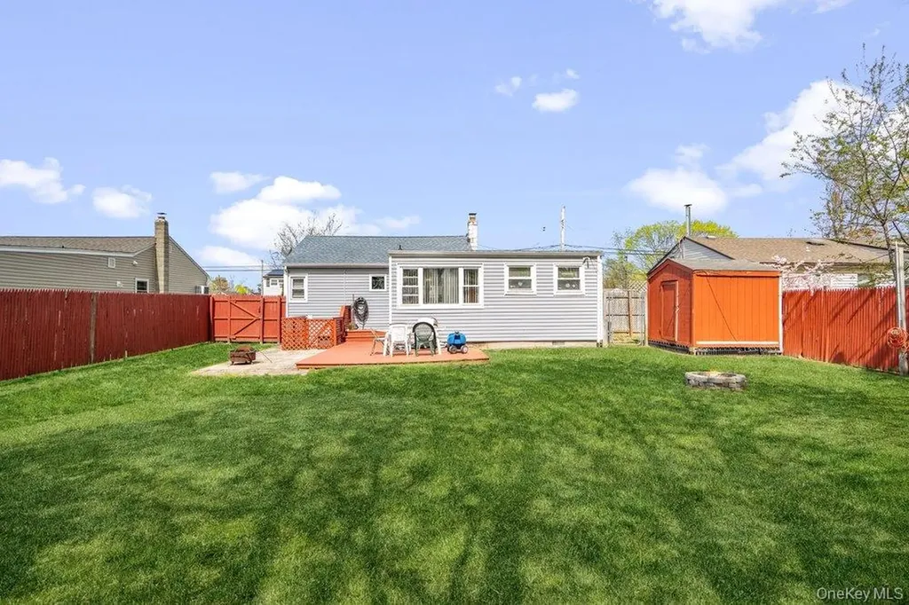 80 Cherubina Lane North Babylon NY 11703