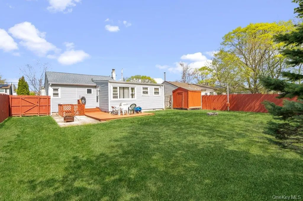 80 Cherubina Lane North Babylon NY 11703