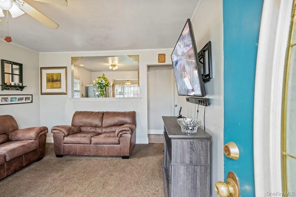 80 Cherubina Lane North Babylon NY 11703