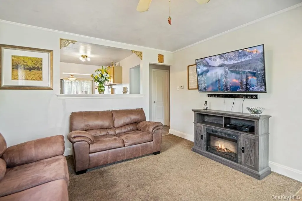 80 Cherubina Lane North Babylon NY 11703