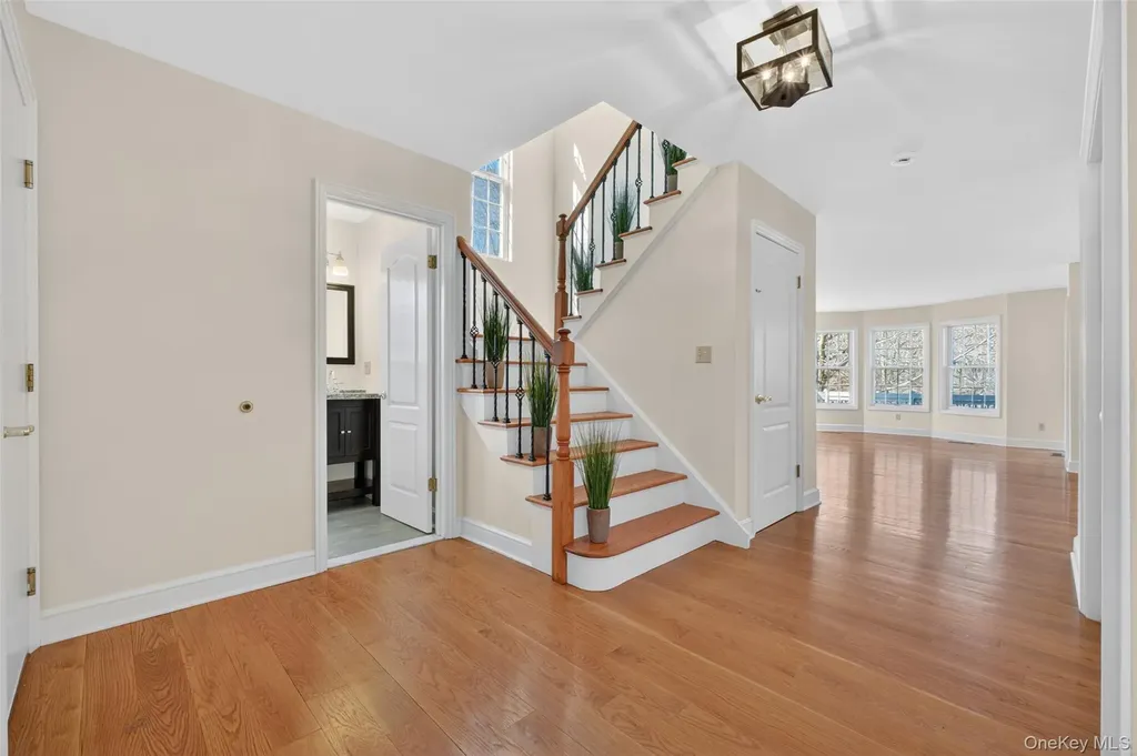 24 Coventry Circle Mahopac NY 10541