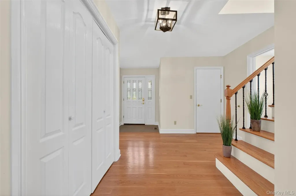24 Coventry Circle Mahopac NY 10541