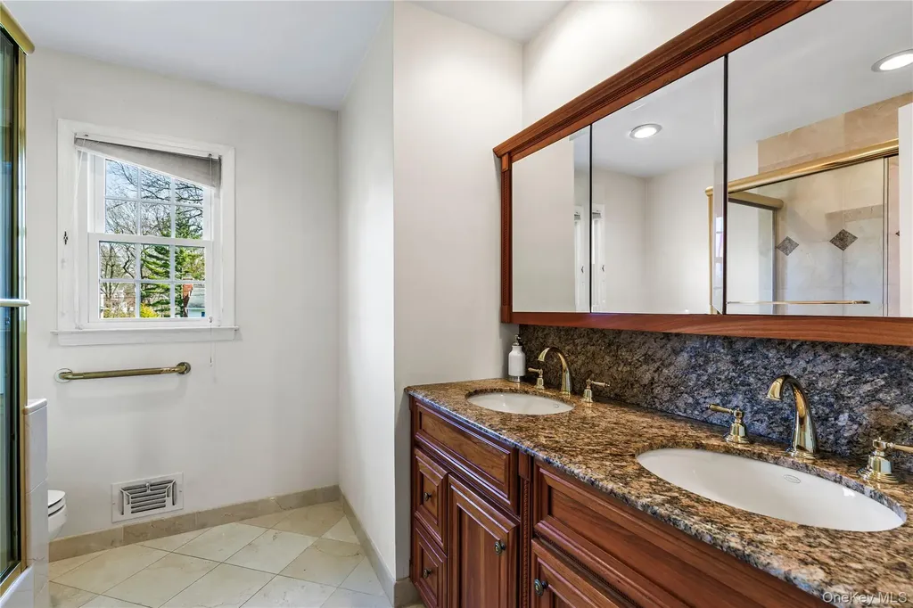 14 Loewen Court Rye NY 10580