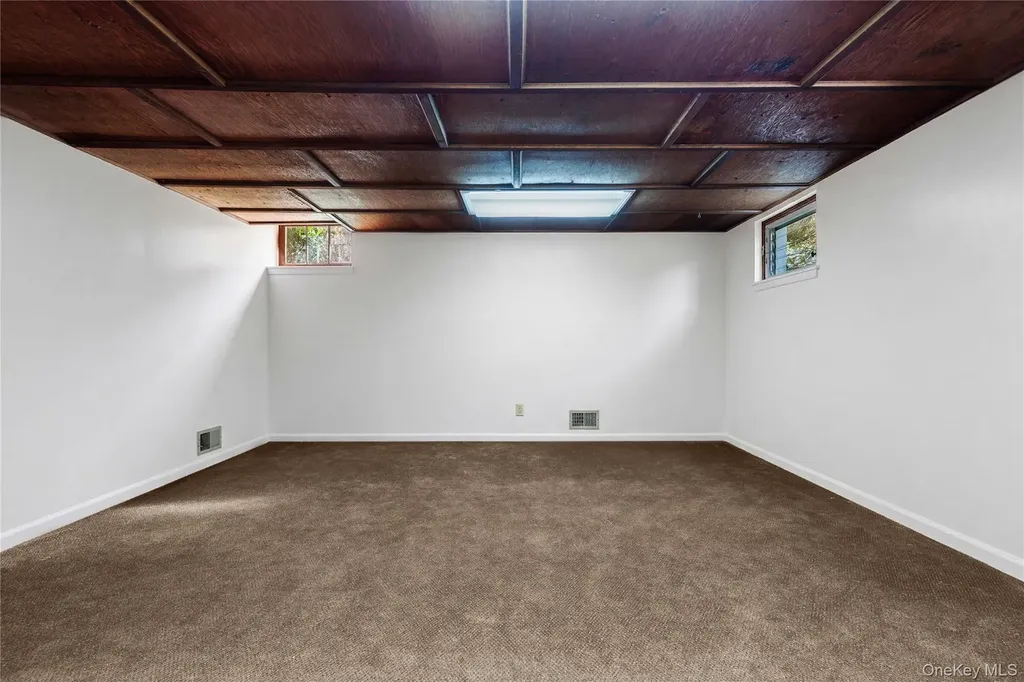 14 Loewen Court Rye NY 10580