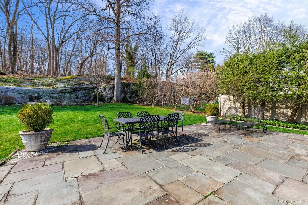 14 Loewen Court Rye NY 10580