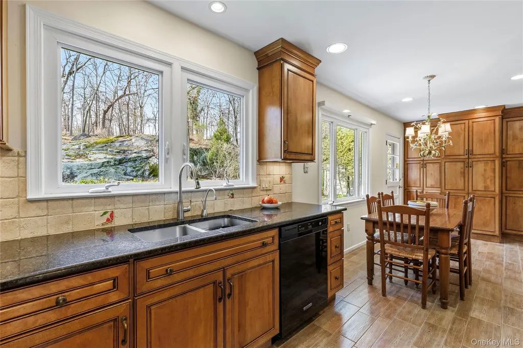 14 Loewen Court Rye NY 10580
