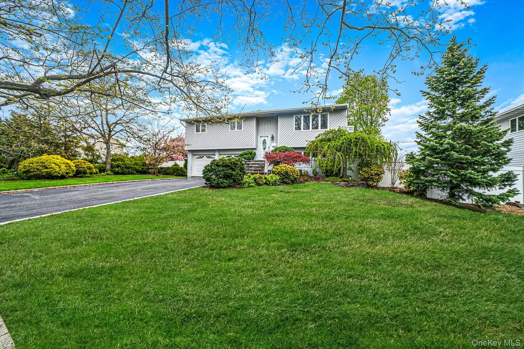 6 Oatley Place Commack NY 11725