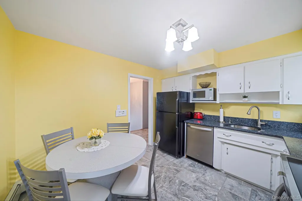6 Oatley Place Commack NY 11725