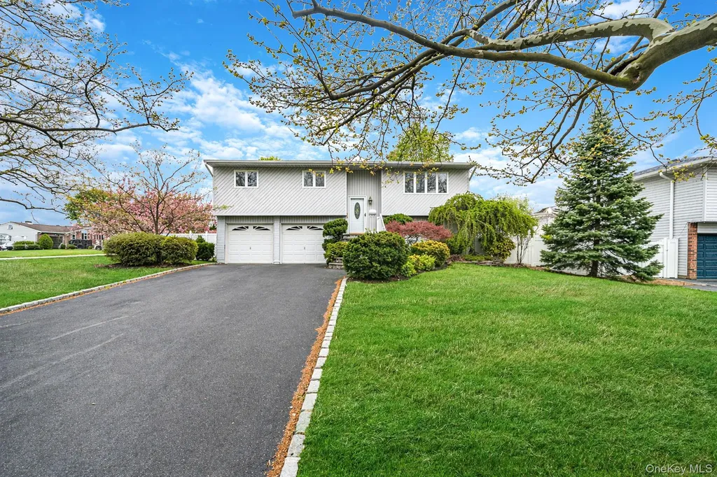 6 Oatley Place Commack NY 11725