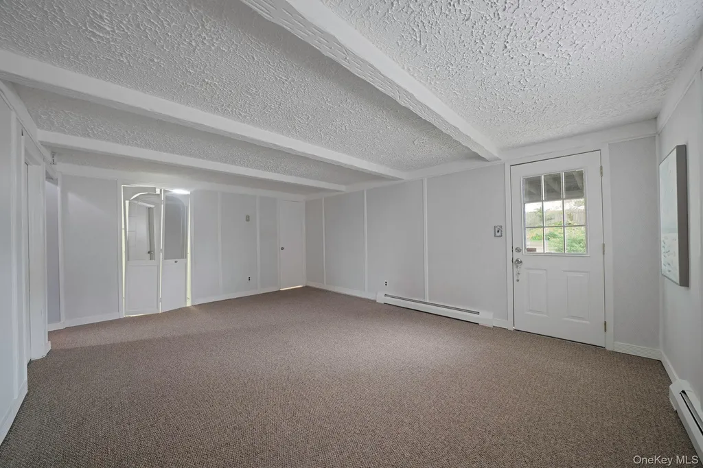 6 Oatley Place Commack NY 11725