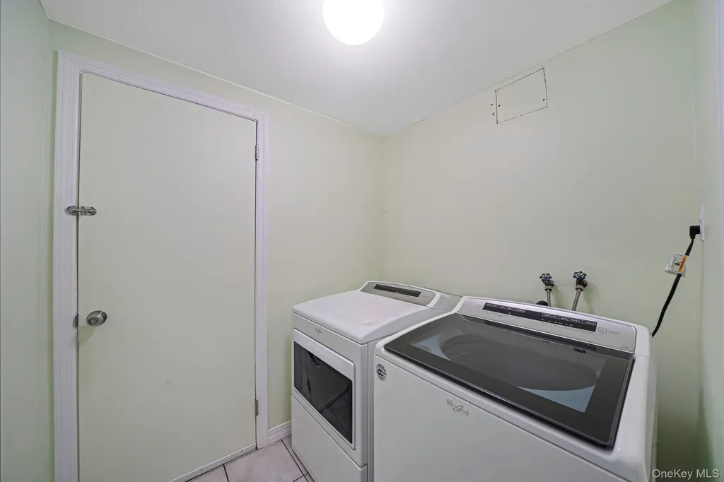 6 Oatley Place Commack NY 11725