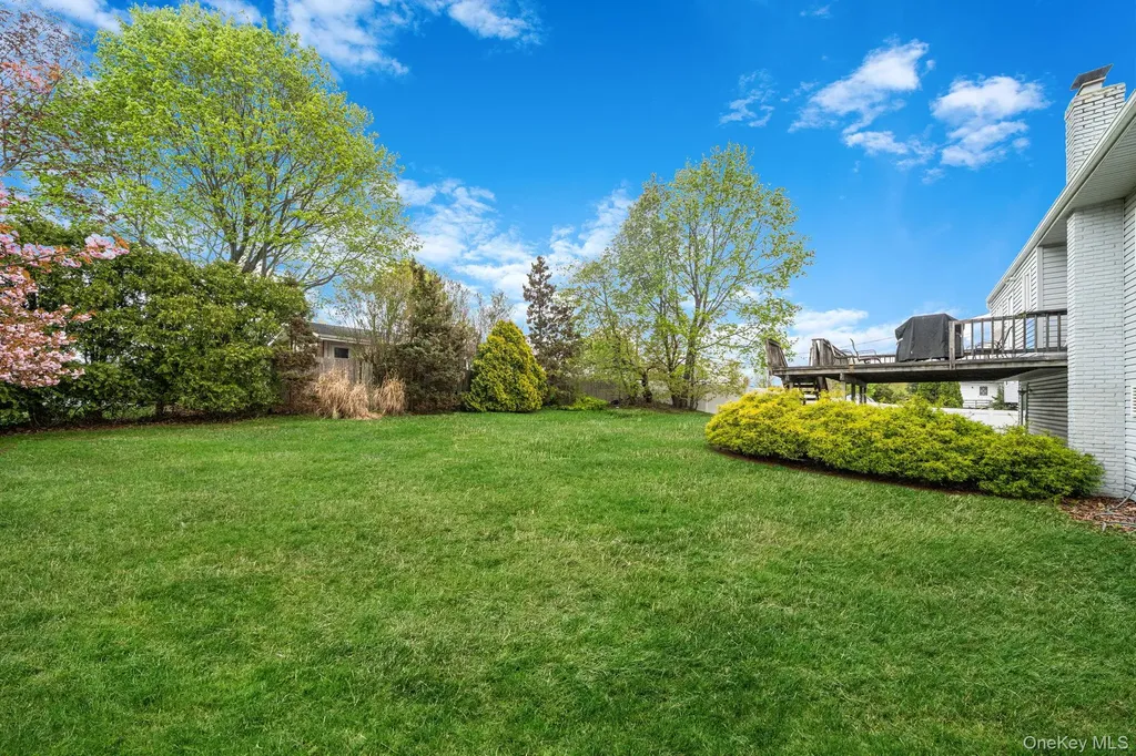 6 Oatley Place Commack NY 11725