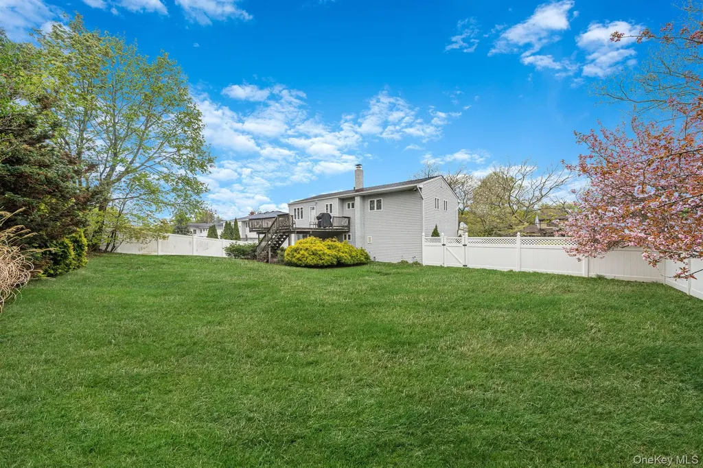 6 Oatley Place Commack NY 11725