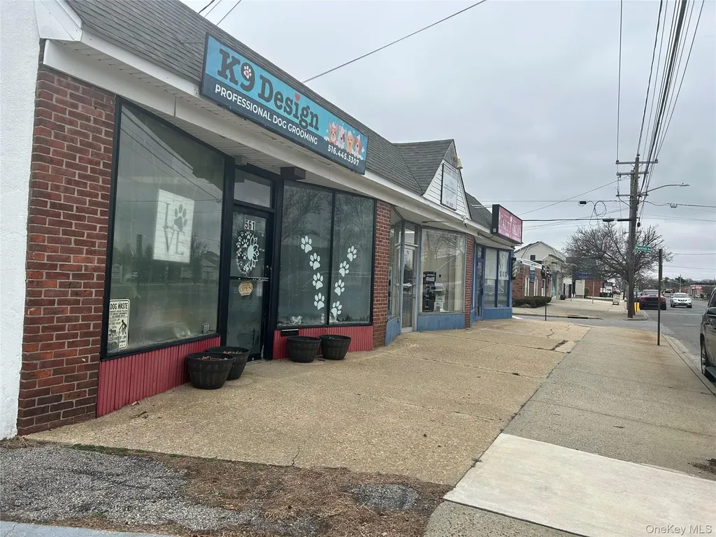 565 Broadway Massapequa NY 11758