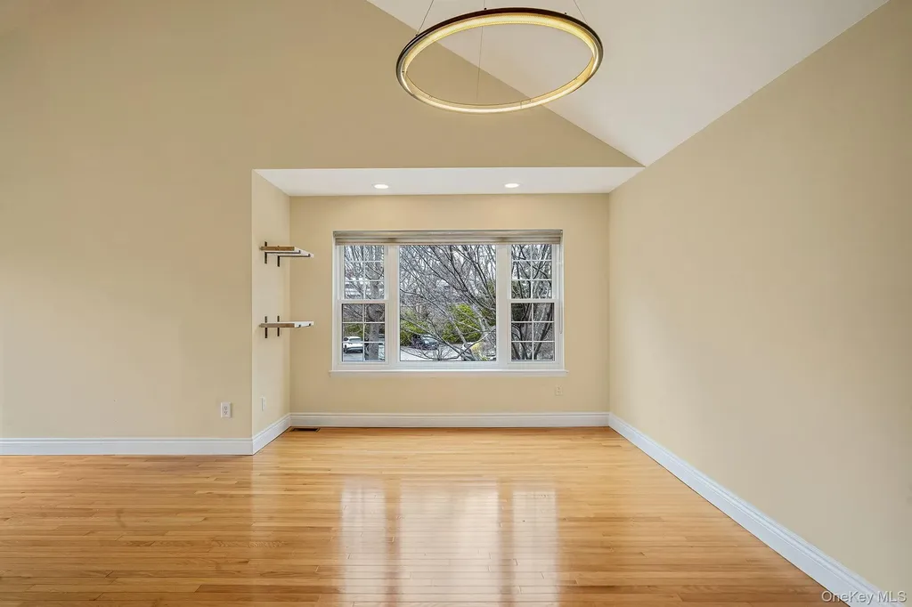 12 Greenmeadow Drive Babylon NY 11702