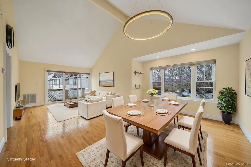 12 Greenmeadow Drive Babylon NY 11702