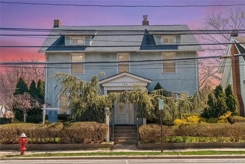 108 Hempstead Avenue Lynbrook NY 11563