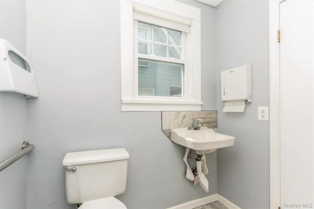 108 Hempstead Avenue Lynbrook NY 11563