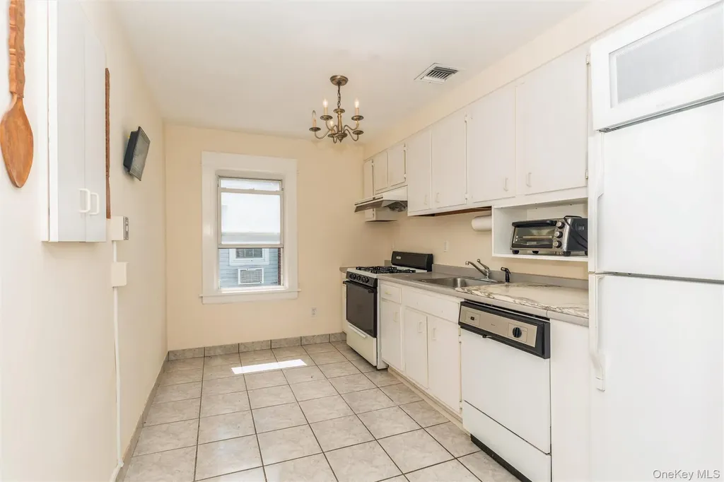 108 Hempstead Avenue Lynbrook NY 11563